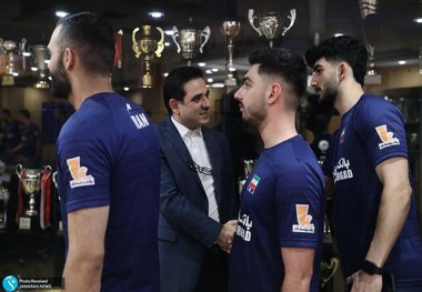 رئیس فدراسیون والیبال: بین من و معاون وزیر اختلاف نظر وجود دارد/ نباید با یک انتقاد چکشی برخورد کرد
