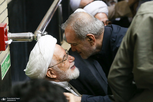 مراسم ختم احمد ناطق نوری