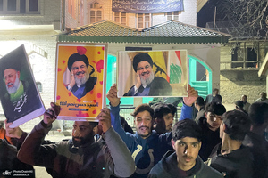 دسته عزاداری شیعیان کشمیر در آستانه تشییع پیکر شهید سید حسن نصرالله (ره)