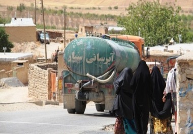 همسایگان سه چاه آب شرب در سیرجان با تانکر آبرسانی می شوند