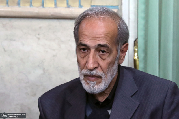 نصرت‌‌الله تاجیک، دیپلمات: شورای عالی امنیت ملی بیش از حد در جامعه و حکومت ما نقش پیدا کرده است/ لاریجانی در درجه اول باید این نقش را متوازن کند