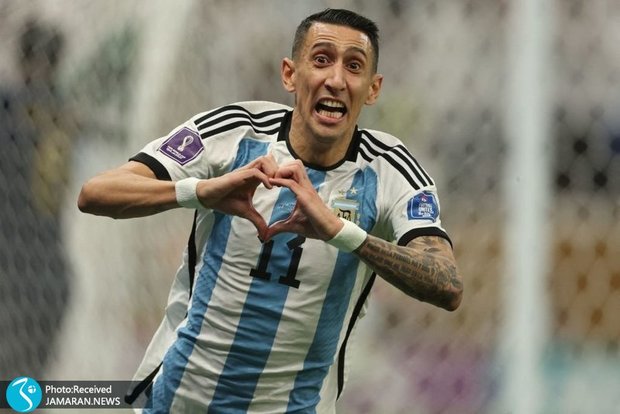 عکس| آنخل دیماریا در آغوش پدر ومادر