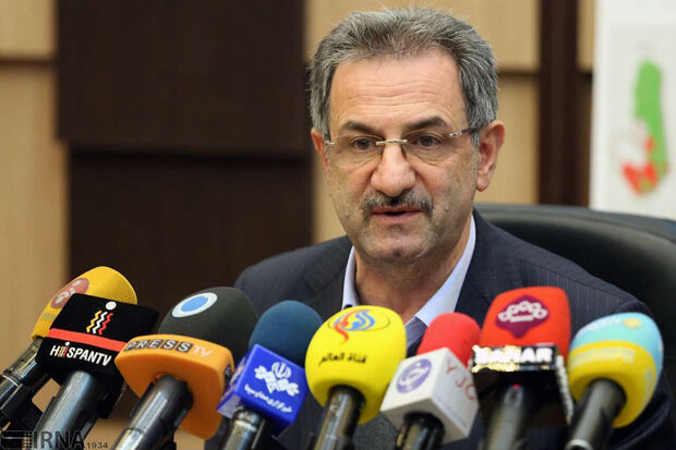 استاندار تهران: موضوع مقابله با پوشاک قاچاق با جدیت دنبال شود