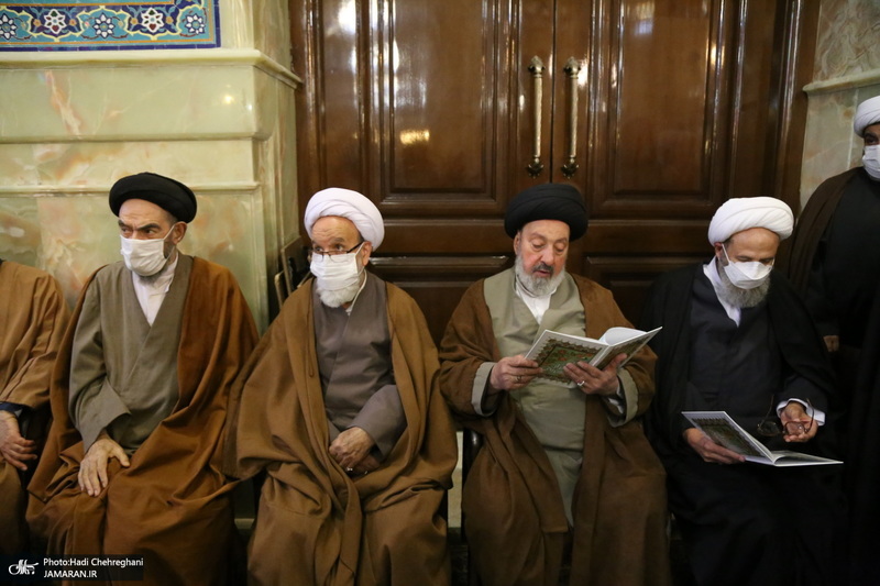 حضور مراجع و علما در مسجد امام حسن عسکری(ع) در پی ارتحال آیت الله العظمی صافی(ره)