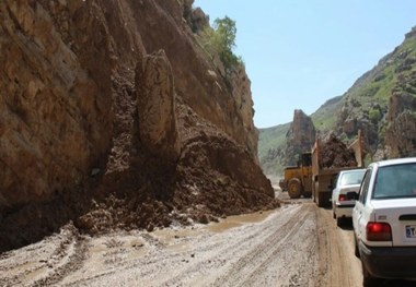 راههای مسدود شده روستایی دره شهر بازگشایی شد