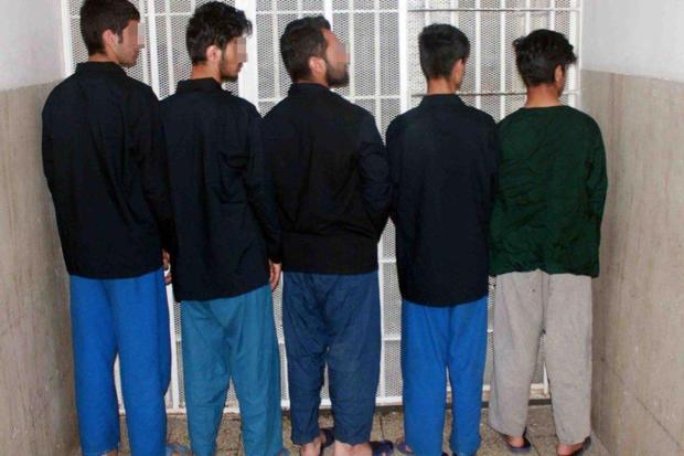 باند پنج نفره گوشی قاپ ها در تهران دستگیری شدند