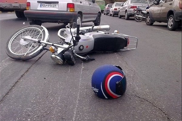 راننده موتورسیکلت در تصادف با خودرو پژو جان باخت