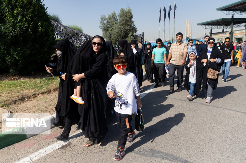 حضور مردم و مرزبندی با اقلیت اخلال‌گر مراسم ارتحال امام(س) -2