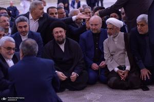 حاشیه های تجدید میثاق نمایندگان مجلس دوازدهم با آرمان های امام خمینی (س)