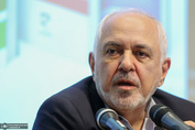 ظریف: مذاکره با آمریکا به معنای اعتماد نیست/ برجام باید با تضمین منافع ایران تکرار شود/ وحدت ملی مهم‌ترین عامل بازدارنده جنگ است
