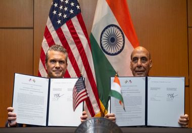 وزیر جنگ آمریکا: یک پیمان دفاعی ۱۰ ساله با هند امضا کردیم