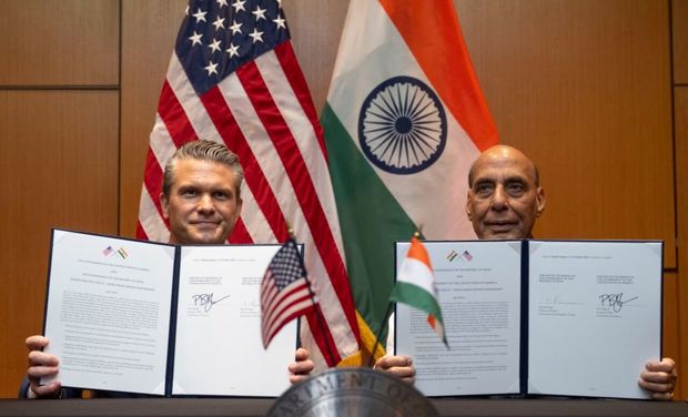 وزیر جنگ آمریکا: یک پیمان دفاعی ۱۰ ساله با هند امضا کردیم