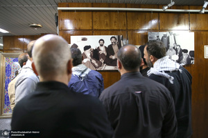 بازدید جمعی از مسئولین فرهنگی کشور لبنان از بیت امام خمینی (س) درجماران