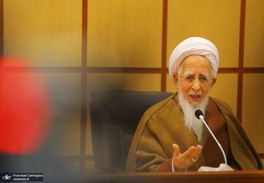 آیتالله العظمی جوادی آملی: اگر اصالت خود را حفظ کنیم، در مذاکرات و مسائل خارجی دچار ضعف نخواهیم شد