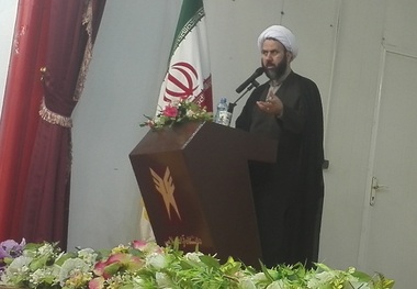 شوراهای اسلامی به جای ایجاد مشکل، آن را برطرف کنند