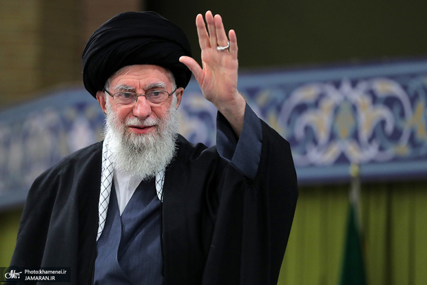 دیدار جمعی از رأی اولی‌ها و خانواده‌های شهدا با رهبر انقلاب، چهارشنبه 9 اسفند
