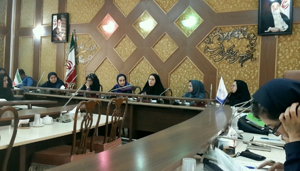 نشست تدوین سند ارتقای وضعیت زنان و خانواده  با حمایت نهادهای مردمی در البرز