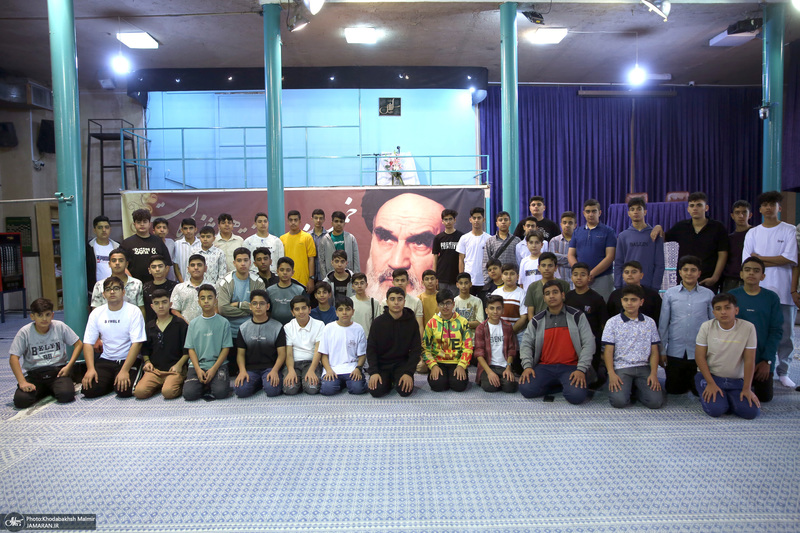 بازدید دانش آموزان از بیت امام خمینی (س) در جماران