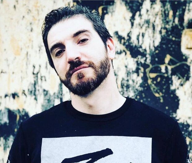 گرافیست مطبوعاتی شهید شد