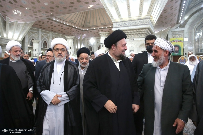 ادای احترام مهمانان خارجی کنفرانس وحدت اسلامی به مقام شامخ حضرت امام خمینی (س)