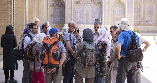 گروه گردشگران اروپایی از مرز بازرگان وارد ایران شدند