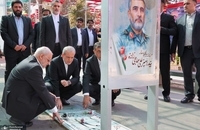 حضور پزشکیان بر مزار شهدای تجاوز رژیم صهیونیستی علیه ایران (7)