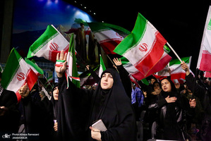اجتماع مردمی در میدان ولیعصر (عج)