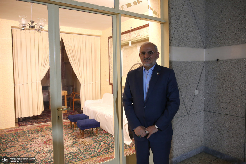 گفتگو حضور با حاجی میرزایی رئیس دفتر رئیس جمهور در حسینیه جماران