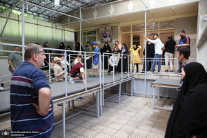 بازدید جمعی از قاریان کشور آفریقا و جمعی از گردشگران لبنانی از بیت امام خمینی در جماران