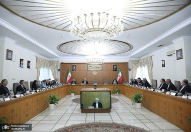 عارف: بیانات رهبر معظم انقلاب، راهبرد دولت است/ رئیس‌جمهور مواضع منطقی و اصولی نظام را در سازمان ملل با صلابت بیان خواهد کرد/ در چارچوب منافع ملی می‌توانیم با همه کشورهای دنیا روابط خوبی داشته باشیم/ از بیان مواضعی که موجب تضعیف نظام می‌شود باید پرهیز کرد