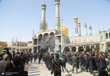 دسته عزاداری خادمین حرم حضرت معصومه (س) در روز شهادت امام رضا (ع)