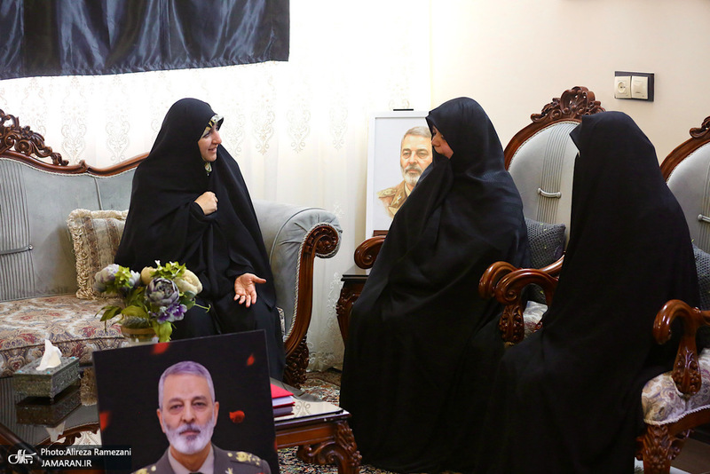 بازدید معاون امور زنان و خانواه ریاست جمهوری از منزل سپهبد شهید سید عبدالرحیم موسوی