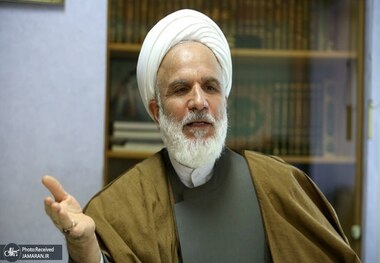 رئیس دفتر رهبری در قم: ایران نیاز به نیروی نیابتی ندارد/ ترامپ می داند از عهده حزب الله، حماس، انصارالله، حشدالشعبی بر نمی آید و می خواهد با آنها کنار بیاید و مذاکره کند ولی می خواهد این از موضع قدرت باشد و لفاظی هایی هم درباره ایران به کار می برند
