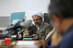 نشست نقد و بررسی کتاب نسی و کبیسه به همراه رونمایی از کتاب فقه و نجوم