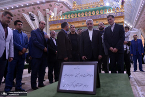 تجدید میثاق وزیر و کارکنان وزارت نیرو با آرمان های حضرت امام خمینی(س)