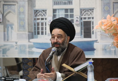 سید حسین امامی: حوزه علمیه در خط مقدم جهاد اعتقادی محکم ایستاده است