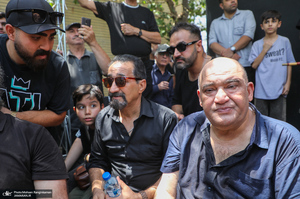 مراسم خاکسپاری مرحوم اکبر عبدی در قطعه هنرمندان