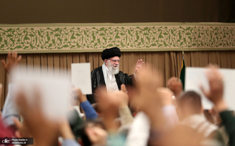 دیدار پیشکسوتان و فعالان دفاع مقدس و مقاومت با رهبر انقلاب