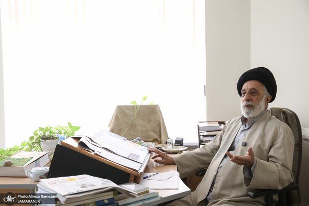 ماجرای بازگشت رهبر شهید از قم به مشهد به خاطر پدرشان
