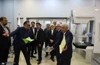 عارف از نمایشگاه محصولات دانش‌بنیان و فناورانه شرکت‌های عضو منطقه بین‌المللی نوآوری ایران بازدید کرد (8)