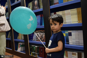 غرفه موسسه تنظیم و نشر آثار امام خمینی (س) در سی و پنجمین نمایشگاه بین المللی کتاب تهران- 1