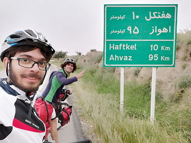 دوچرخه سواران ساوجی مسیر اصفهان تا جزیره قشم را رکاب زندند