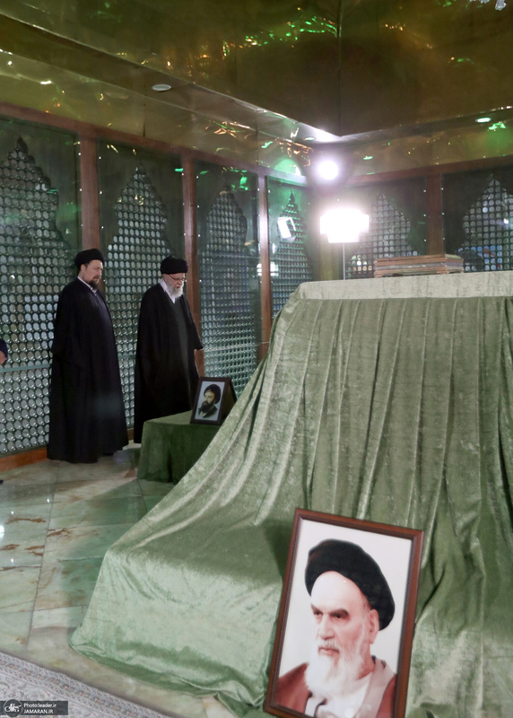 حضور رهبر معظم انقلاب در حرم مطهر امام خمینی (س)
