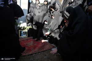 مراسم تشییع و خاکسپاری پیکر اشرف بروجردی