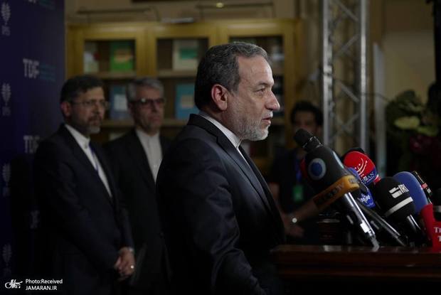 عراقچی: احتمالا تاریخ مذاکرات در چند روز آتی مشخص شود/ در مورد موضوع غنی‌سازی هیچ شوخی با هیچ کسی نداریم/ اصل سفر به عمان به خاطر مذاکرات نیست