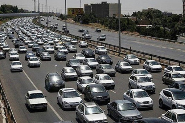 ترافیک سنگین در آزادراه تهران-کرج ممنوعیت ورود به شهرها از ۲۴امشب