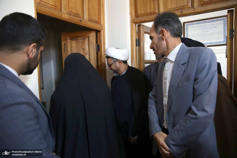 بازدید زهرا بهروزآذر، معاون رئیس جمهور از بیت تاریخی امام در خمین