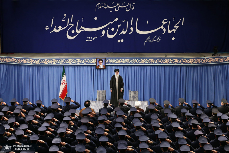 دیدار جمعی از فرماندهان و کارکنان نیروی هوایی ارتش با فرمانده معظم کل قوا