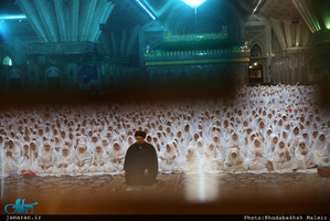 مراسم جشن تکلیف دانش آموزان دختر در حرم مطهر امام خمینی(س) 