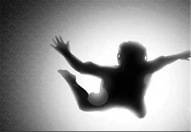 انصراف یک نفر از اقدام به خودکشی در چهارراه کالج 
